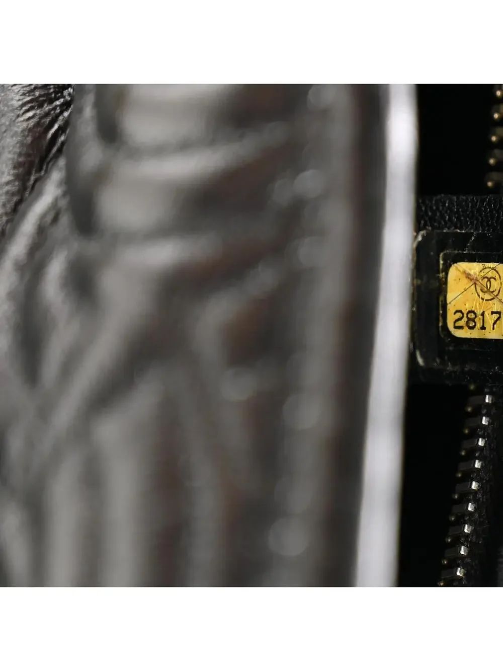 CHANEL indulge timeless